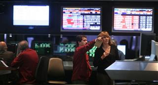 Frente al desafío de reducir el riesgo país para recuperar acceso al mercado