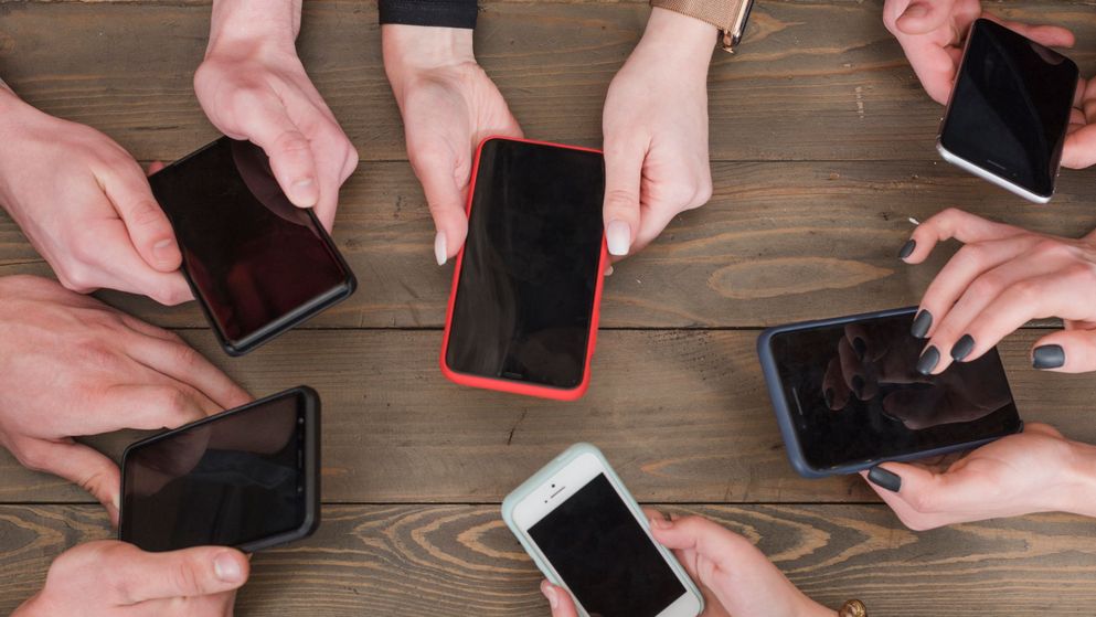 Los celulares serán más baratos tras la eliminación de impuestos.